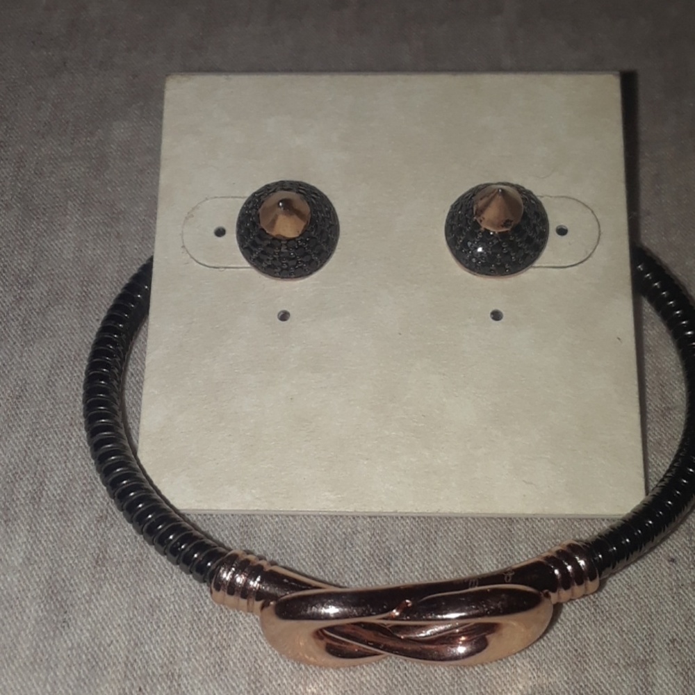 Rose gold and onyx earrings and bracelet set